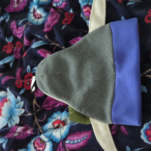 Penguin Hat for Winter - Picture 2 of 4